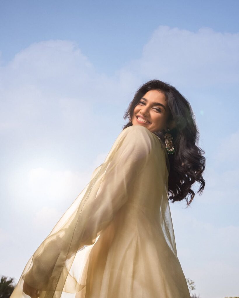 நடிகை மமிதா பைஜூ லேட்டஸ்ட் போட்டோஷூட்