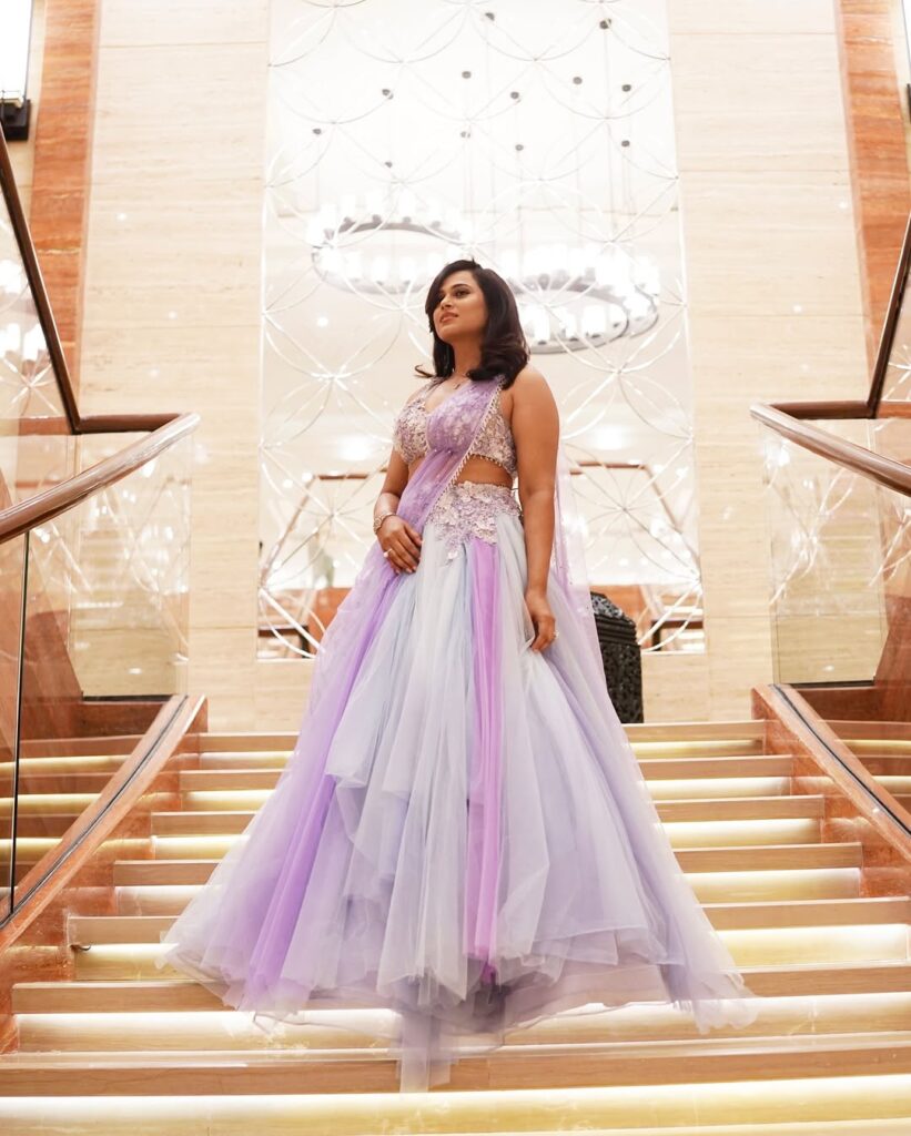 Ramya Pandian: ஊதா ஊதா ஊதா பூ.. ஊதாவில் உறைய வைக்கும் நடிகை ரம்யா பாண்டியன்!